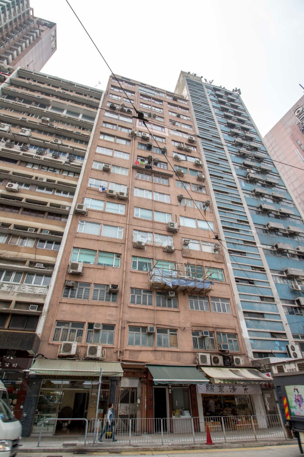 上環啟發大廈低層全層叫價5200萬。