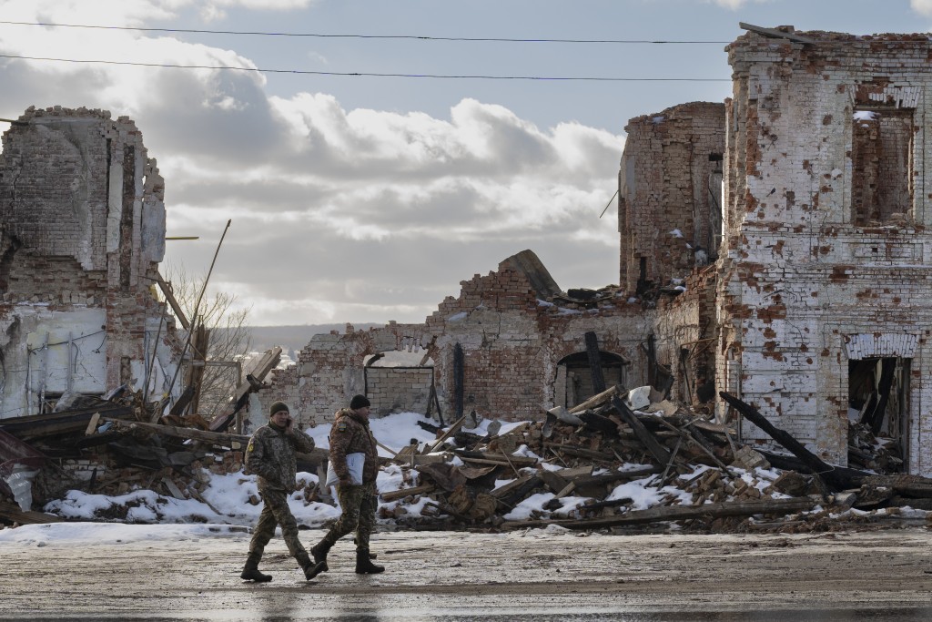 烏克蘭多個城市在炮火中被摧毀。美聯社