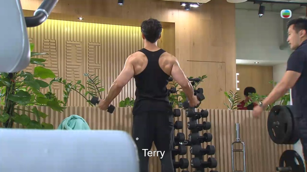 前一集Terry「油王」上身大玩霸道總裁。