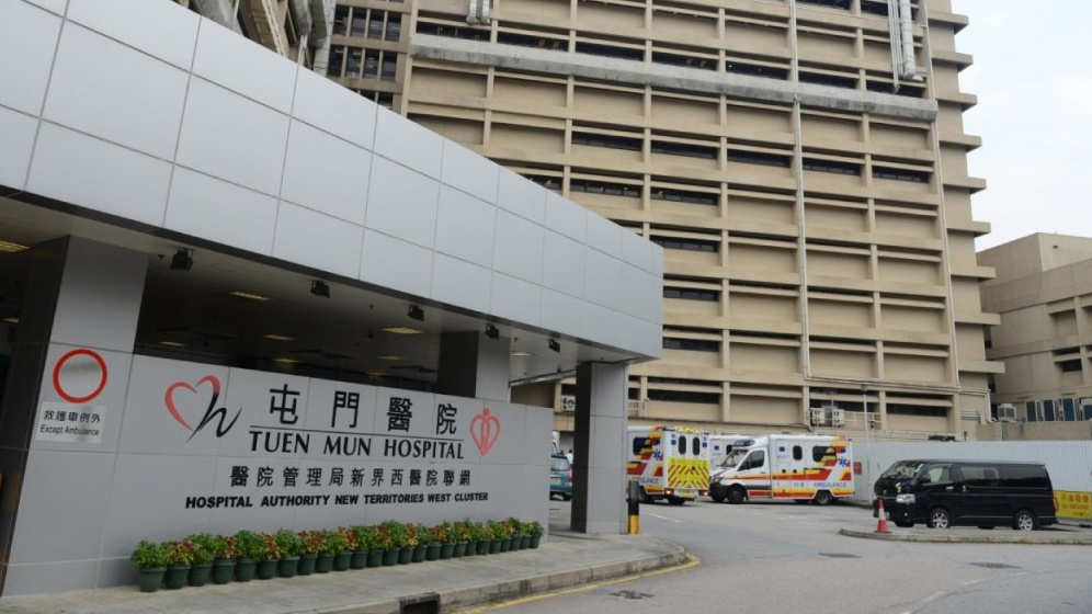女事主被送往屯門醫院搶救不治。