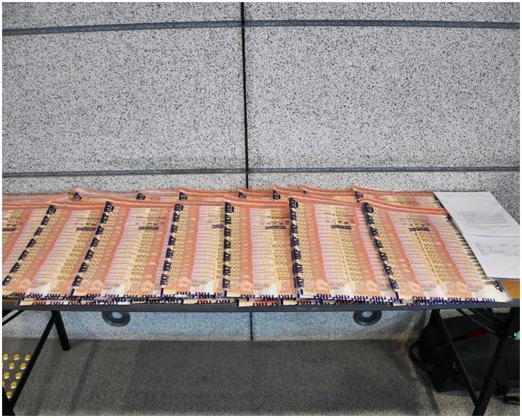 警方起回涉案的約600萬元款項。