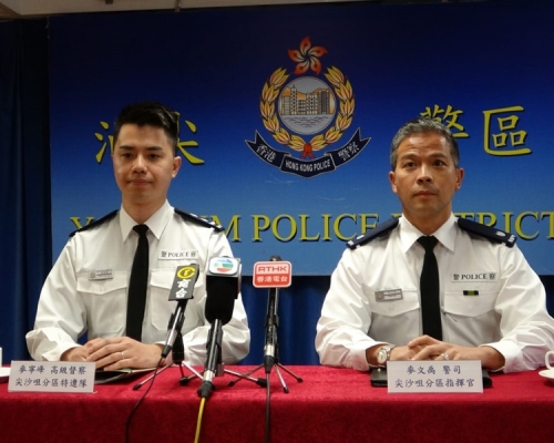 尖沙咀分區特遣隊高級督察麥寧峰(左)、尖沙咀分區指揮官麥文禹警司(右)。