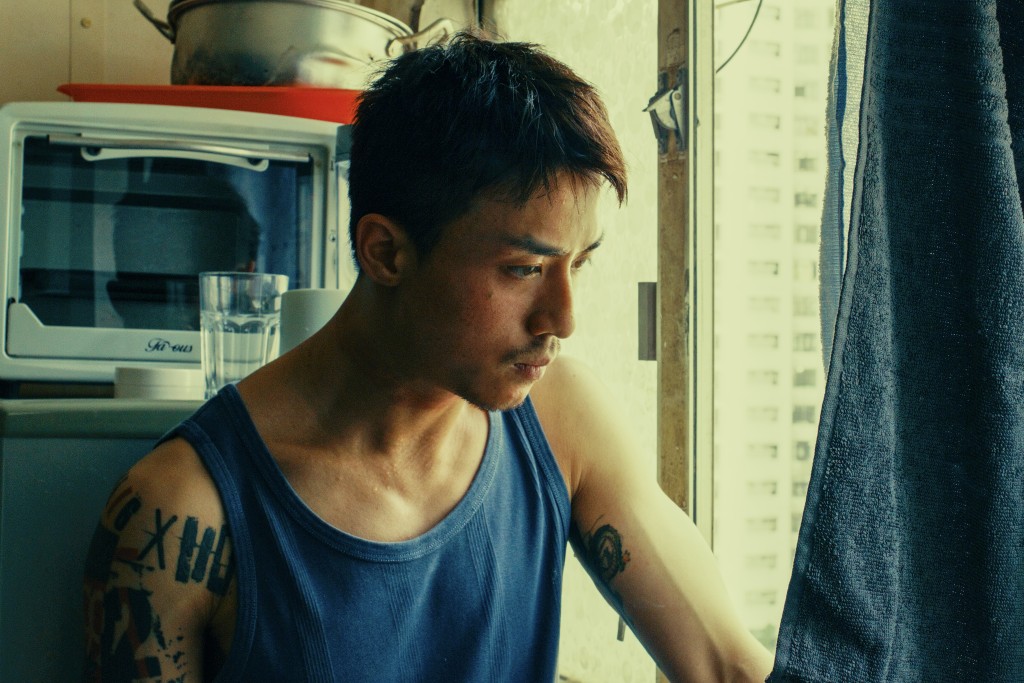 AK睇《伊波拉病毒》以掌握《我们不是什么》中，小人物受社会压迫下的崩溃状态。