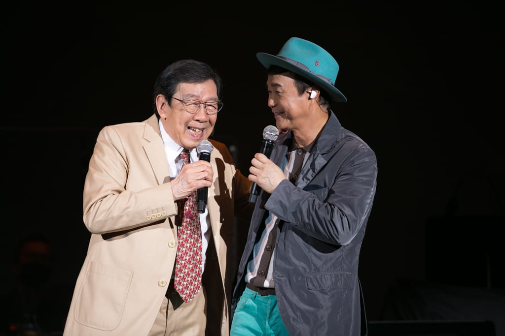 Albert笑指修哥是「最老嘅少年」及「最後生的老人家」。