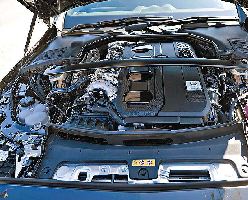 ■2公升四缸M139L引擎採用電馬達推動Turbo增壓器。