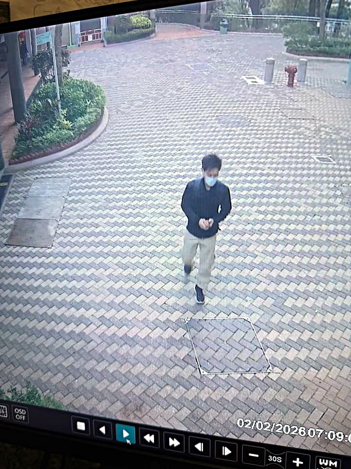 本月2日，口罩賊被攝到在大圍偷單車。網圖