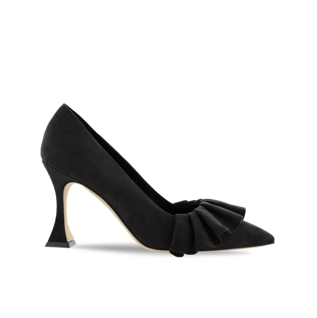 Espanhi黑色麖皮缀Ruffles装饰高跟鞋。（$8,495/Manolo Blahnik）