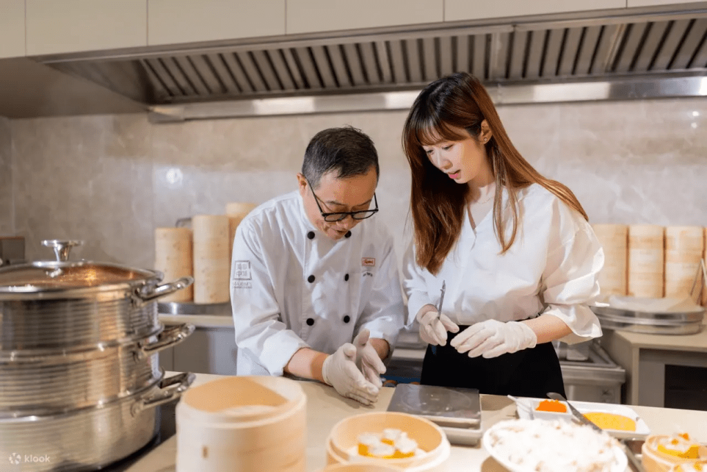 美心點心教室粵式點心製作班課程由美心中菜大廚親教授，於2小時製作2款傳統粵式點心。（圖片來源：Klook）