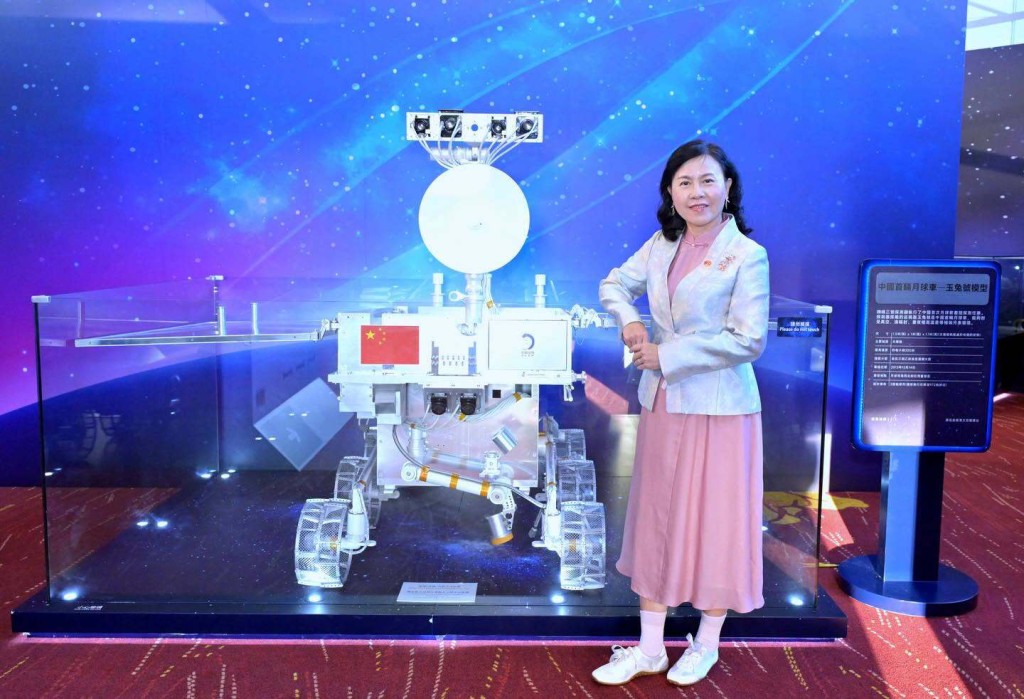 陳美寶表示,香港的公共交通不但暢達度世界第一,其特色公共交通工具更是流動的風景線。 陳美寶表示,香港的公共交通不但暢達度世界第一,其特色公共交通工具更是流動的風景線。