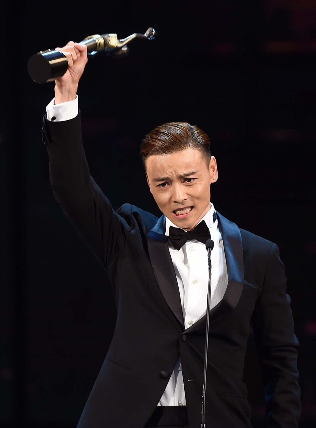 张晋曾勇夺第33届香港金像奖最佳男配角。