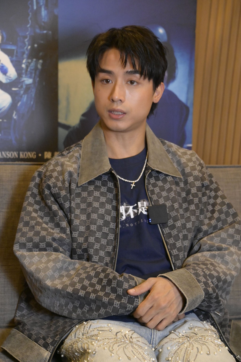 拍亲热镜头时前，AK说︰“好担心！向导演说出内心感受，他安慰我们︰‘我拍这些有经验，好简单’。”
