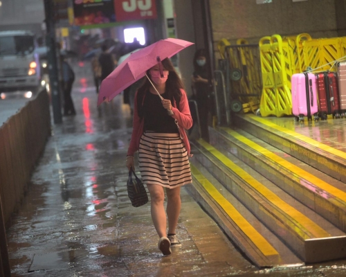 香港以東海域的雨區正逐漸靠近。資料圖片
