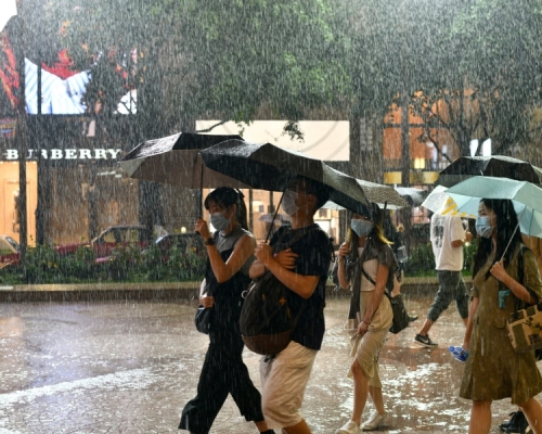 天文台預料今日稍後漸轉多雲及有一兩陣雨。最高氣溫約25度。資料圖片