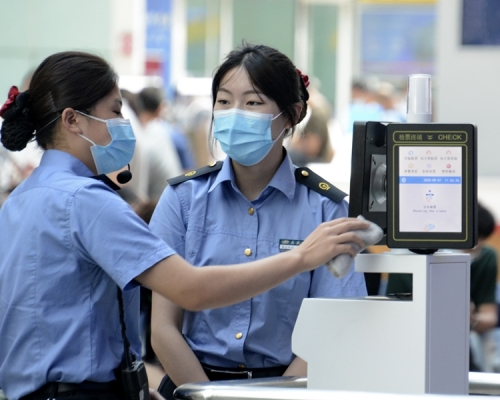 北京通過設突發公共衛生事件監測哨點於人口密集點。新華社資料圖片