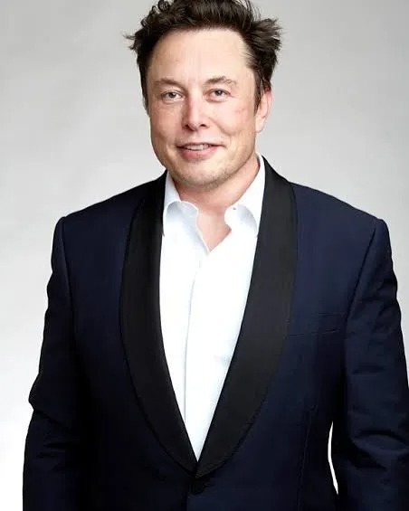 另外,對於網民十分關心「真命天子」是何人,而黃婧靈就貼出SpaceX創辦人兼「世界首富」馬斯克的照片,相當盞鬼! 另外,對於網民十分關心「真命天子」是何人,而黃婧靈就貼出SpaceX創辦人兼「世界首富」馬斯克的照片,相當盞鬼!