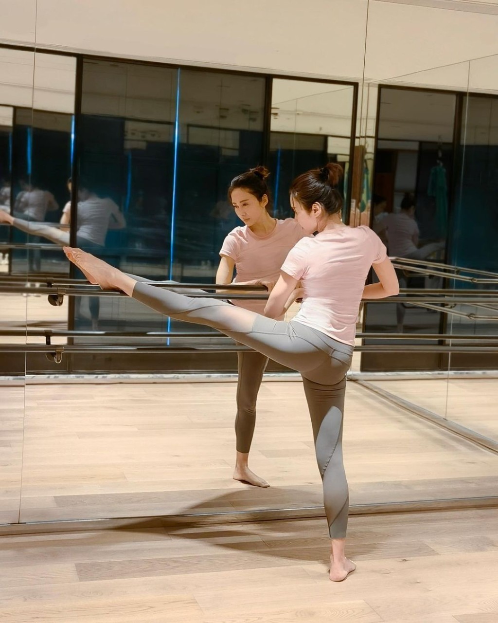 50歲的黎姿依然很fit!