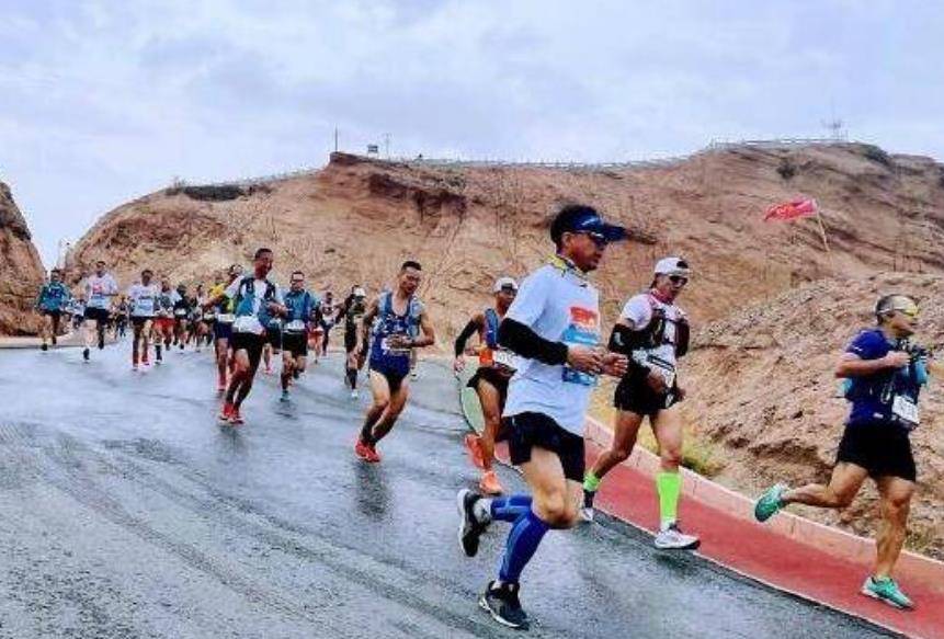 甘肅省白銀市2021年馬拉松遇極端天氣致21名參賽者遇難。