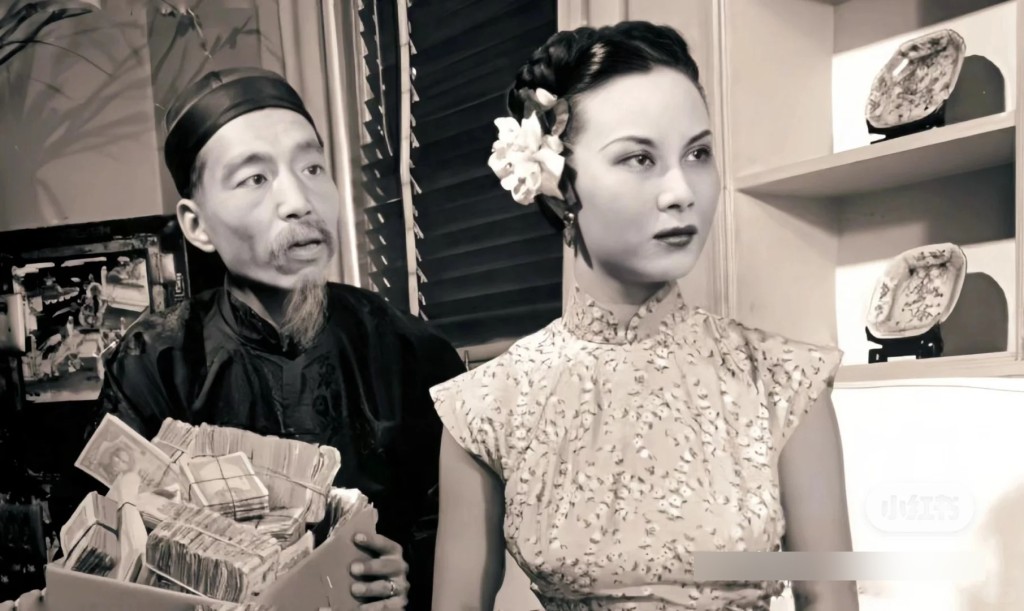 李丽除是上海舞后和交际花外，也是上海的电影明星。