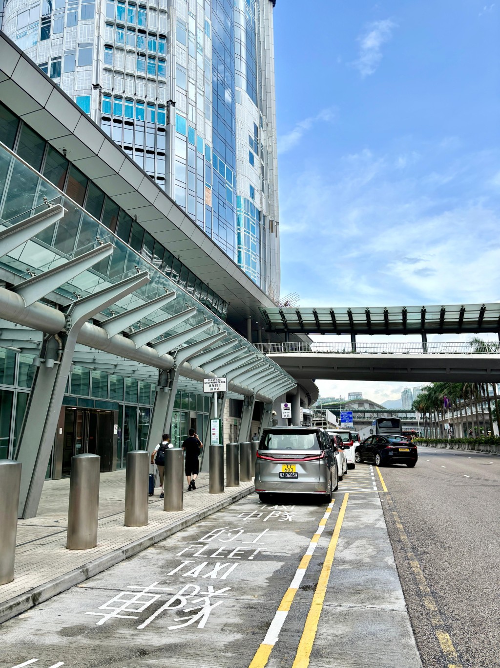 圖示高鐵香港西九龍站的車隊的士停車處。(政府新聞處) 圖示高鐵香港西九龍站的車隊的士停車處。(政府新聞處)