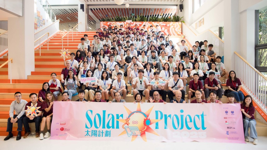 學生於結業禮分享學習得著。港台供圖