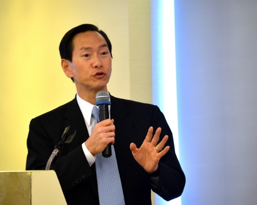 陳智思指新任司長鄭若驊未坐穩就出事。資料圖片
