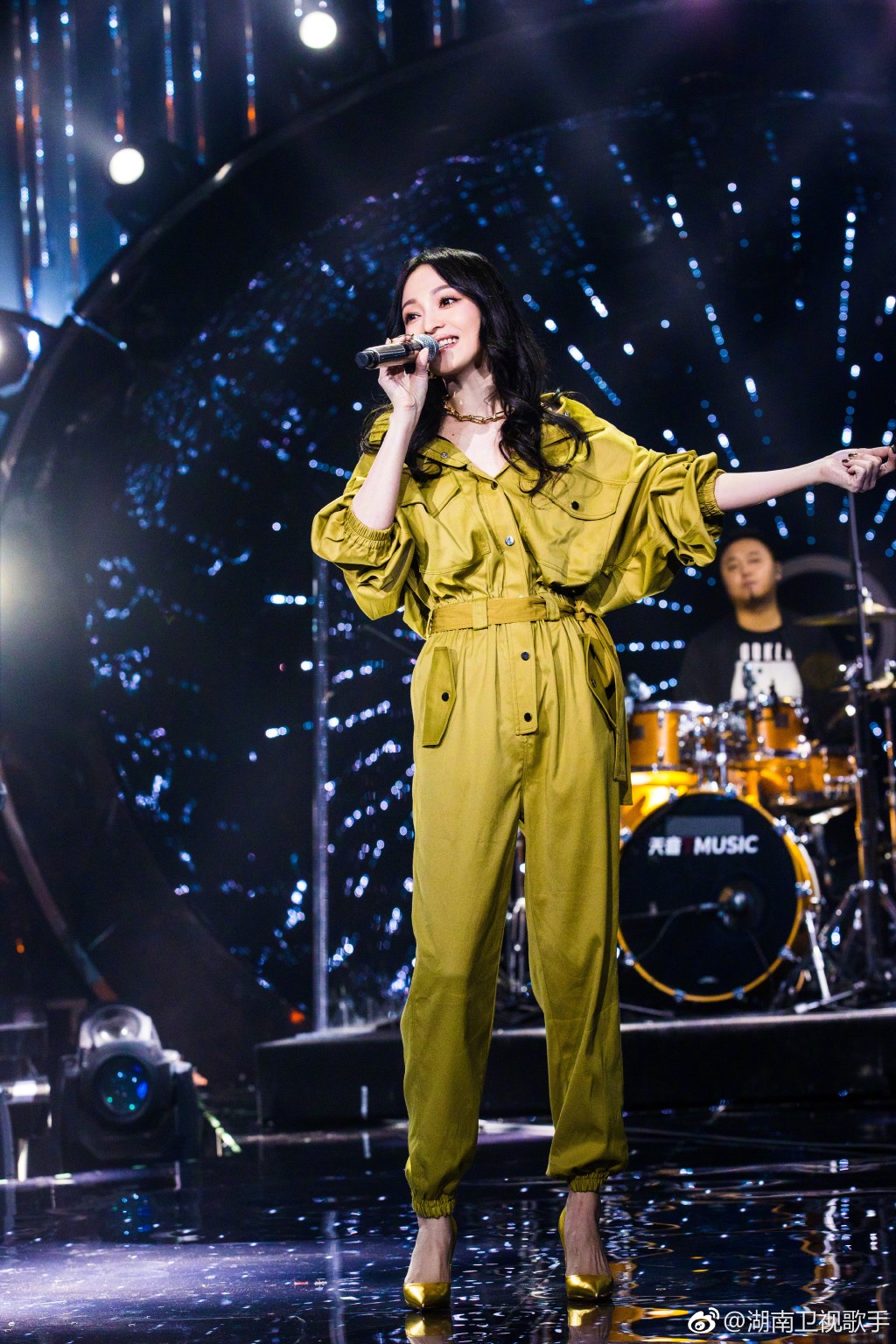 张韶涵曾参加《歌手2018》，并担任引言人。