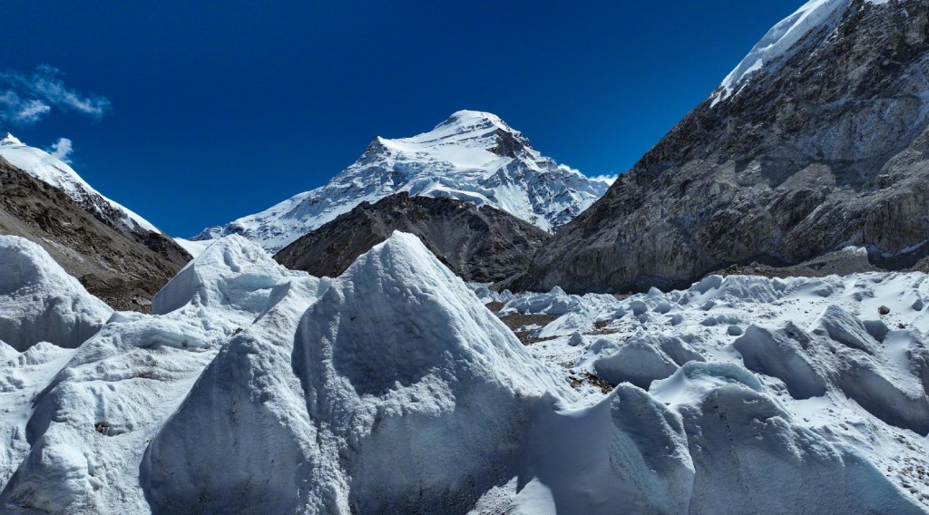 卓奥友峰是世界第六高峰，海拔8201米。新华社