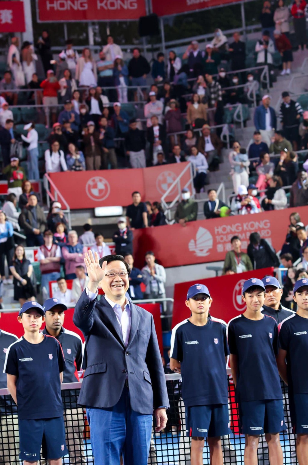 「香港网球公开赛2024」今（7日）举行决赛，李家超到场支持。李家超fb