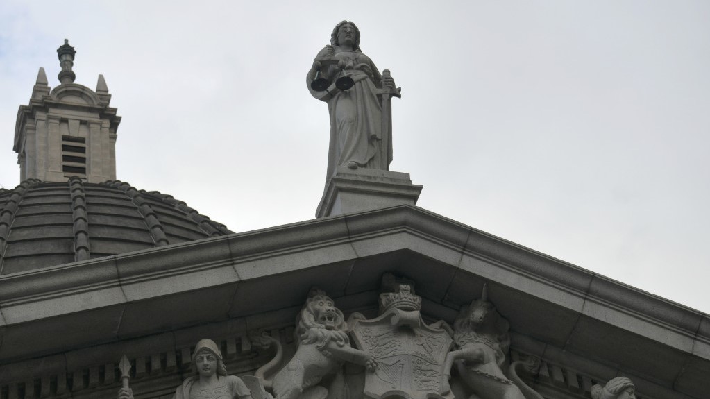 政府建議修訂《法律執業者條例》,海外律師參與國安案須取得行政長官證明書。(資料圖片)