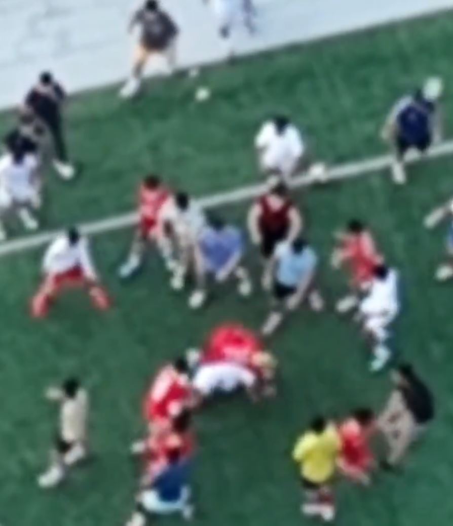 湘超張家界成人隊圍毆廣東銘途少年隊。 