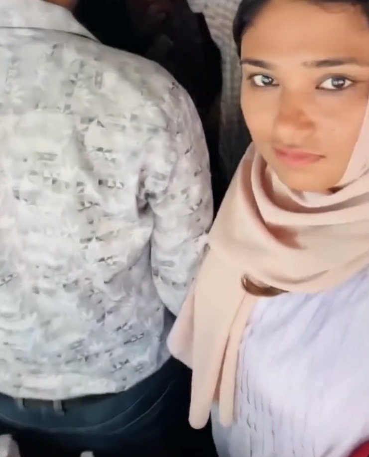 後來穆斯塔法換了位置角度。 後來穆斯塔法換了位置角度。