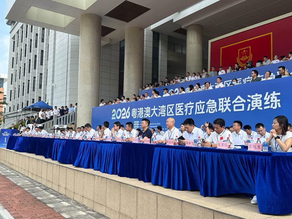 香港消防處代表團日前到珠海參與「2026年粵港澳大灣區醫療應急聯合演練」。FB:香港消防處 香港消防處代表團日前到珠海參與「2026年粵港澳大灣區醫療應急聯合演練」。FB:香港消防處