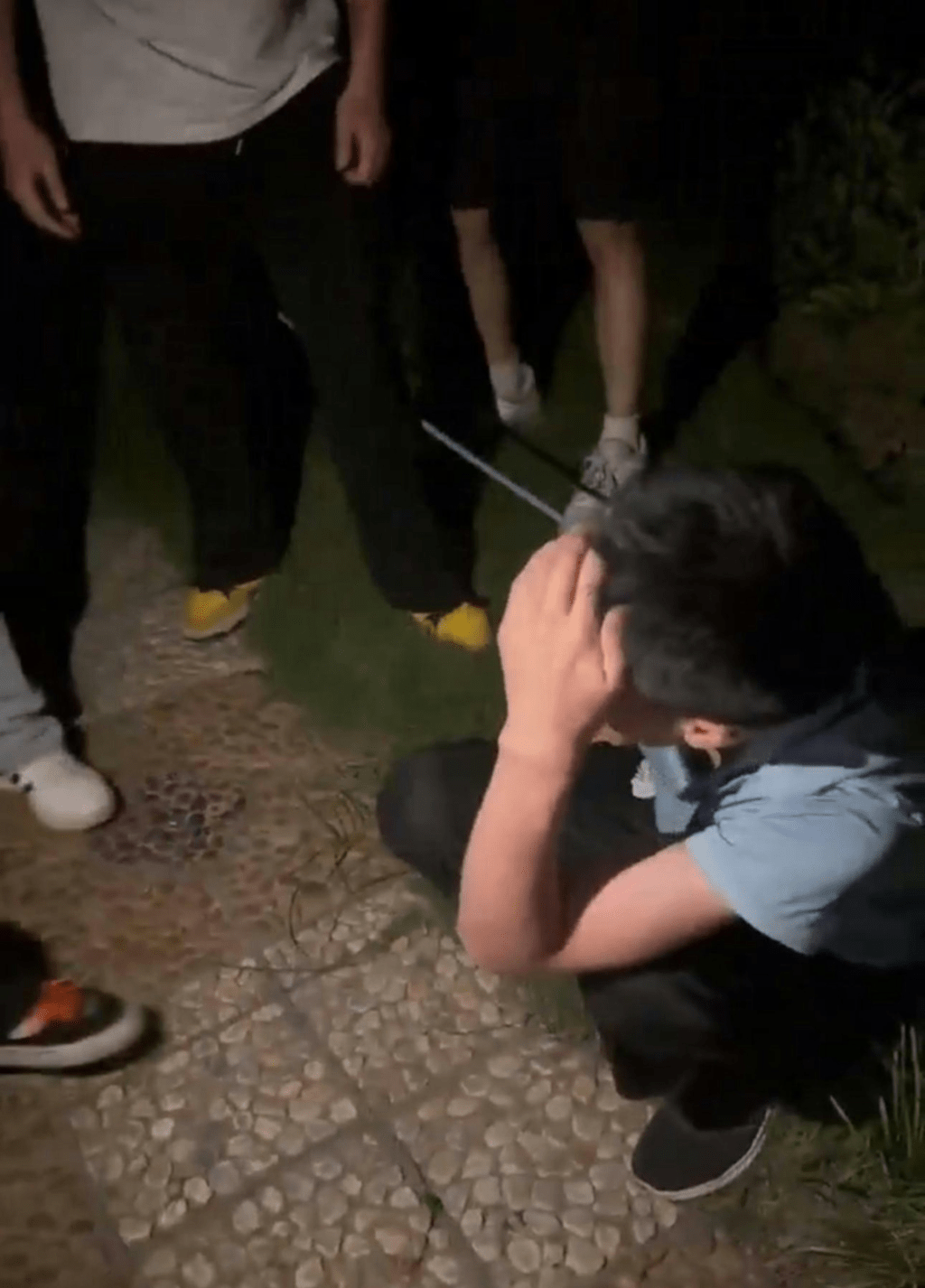 鄭州市人民公園群毆警拘17人。 鄭州市人民公園群毆警拘17人。