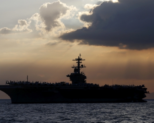 美航母羅斯福號艦長要求容許官兵下船檢疫,強調現時並非戰爭,無理由要艦上官兵犧牲。AP