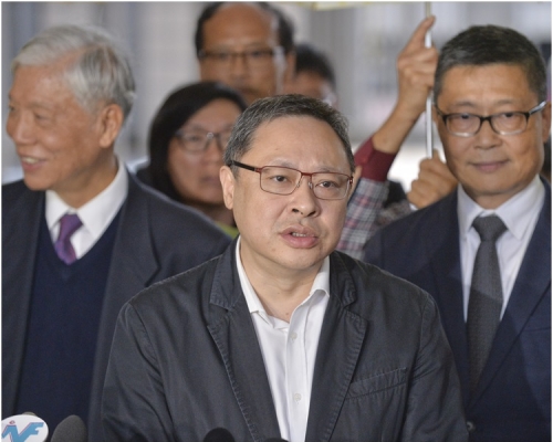 戴耀廷(中)及陳健民(右)決定不會呈上任何求情信。