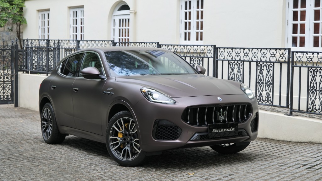 ●率先來港預覽為左軚Grecale GT入門版，配用300ps馬力2.0 Turbo混能引擎，車價HK$865,000起。