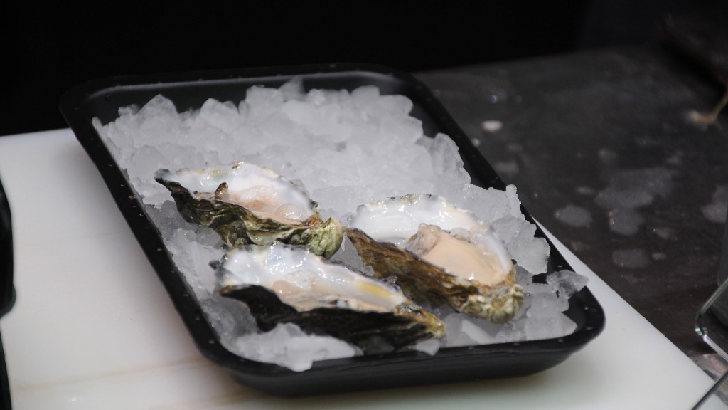 未经煮熟的贝类海鲜,特别生蠔是高危感染食肉菌途径。 路透社 未经煮熟的贝类海鲜,特别生蠔是高危感染食肉菌途径。 路透社