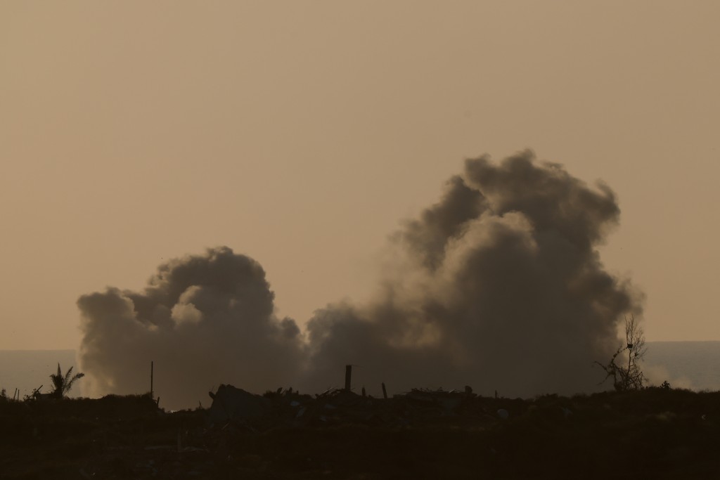 以軍持續空襲加沙。路透社