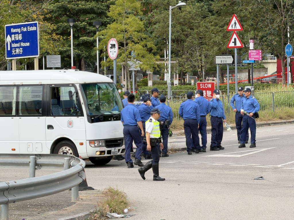 消防同袍到現場路祭。梁國峰攝