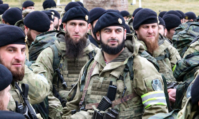 车臣部队曾称，一度仅距瓦格纳部队500-700米，准备交火镇压兵变。