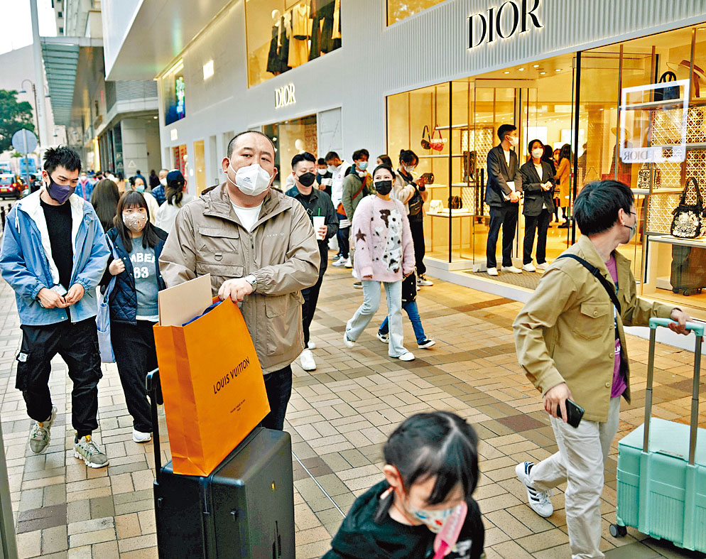 新旅遊業規管制度下,店鋪若強逼購物已屬刑事罪行。