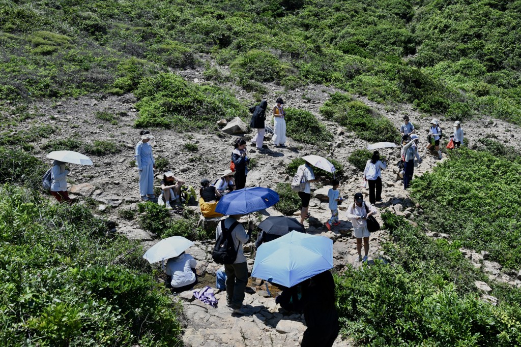 西貢萬宜水庫東壩破邊洲段步道預約制今日（5日）起展開試行計劃。 劉駿軒攝