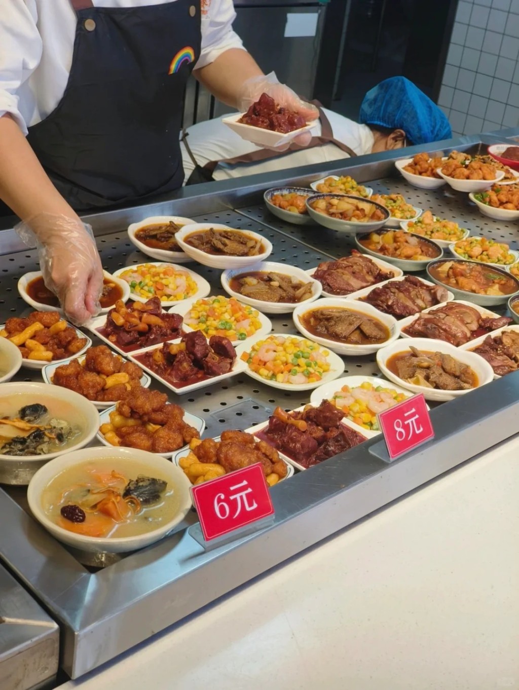 社區食堂熱潮過後,隨著政府補貼不足下,各地傳來經營困難的消息。小紅書@控股小霸王 社區食堂熱潮過後,隨著政府補貼不足下,各地傳來經營困難的消息。小紅書@控股小霸王