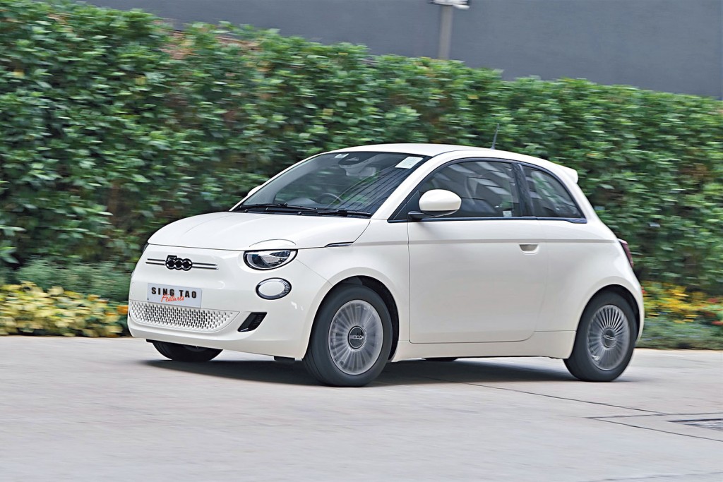 ●500 Electric车重只有1,365kg，加速爽快，「一换一」车价为$328,000起。