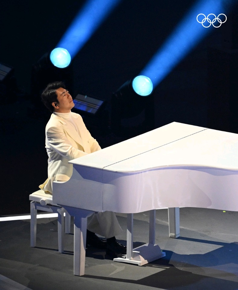 中國鋼琴家郎朗