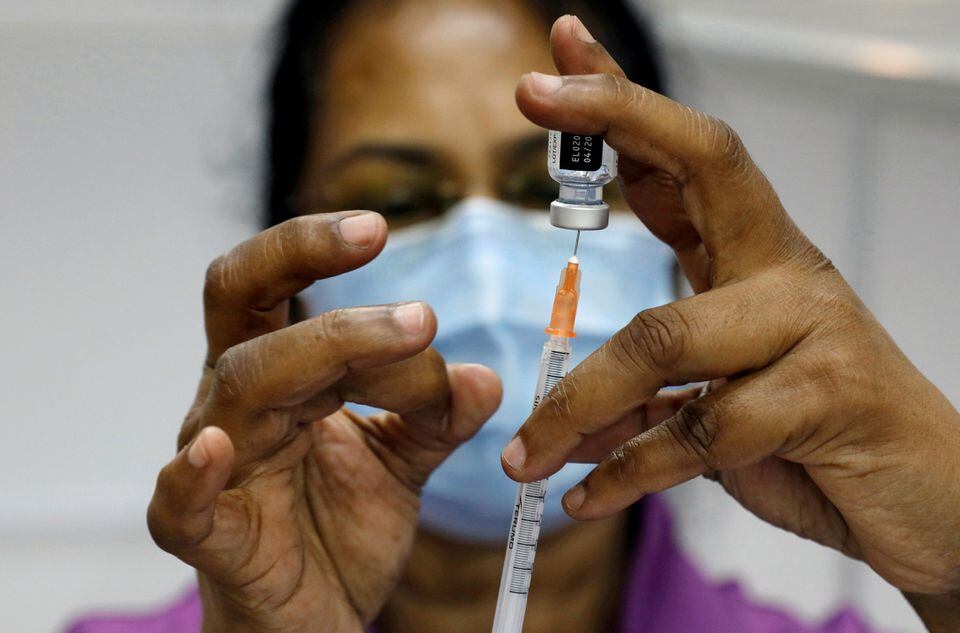 新加坡衞生部強烈建議公眾接種新冠疫苗加強劑。路透社