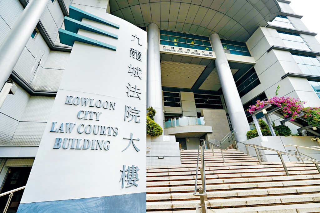 被告正與妻子辦離婚，他承諾日後會好好管理情緒，案發後已上課學習管理家教。