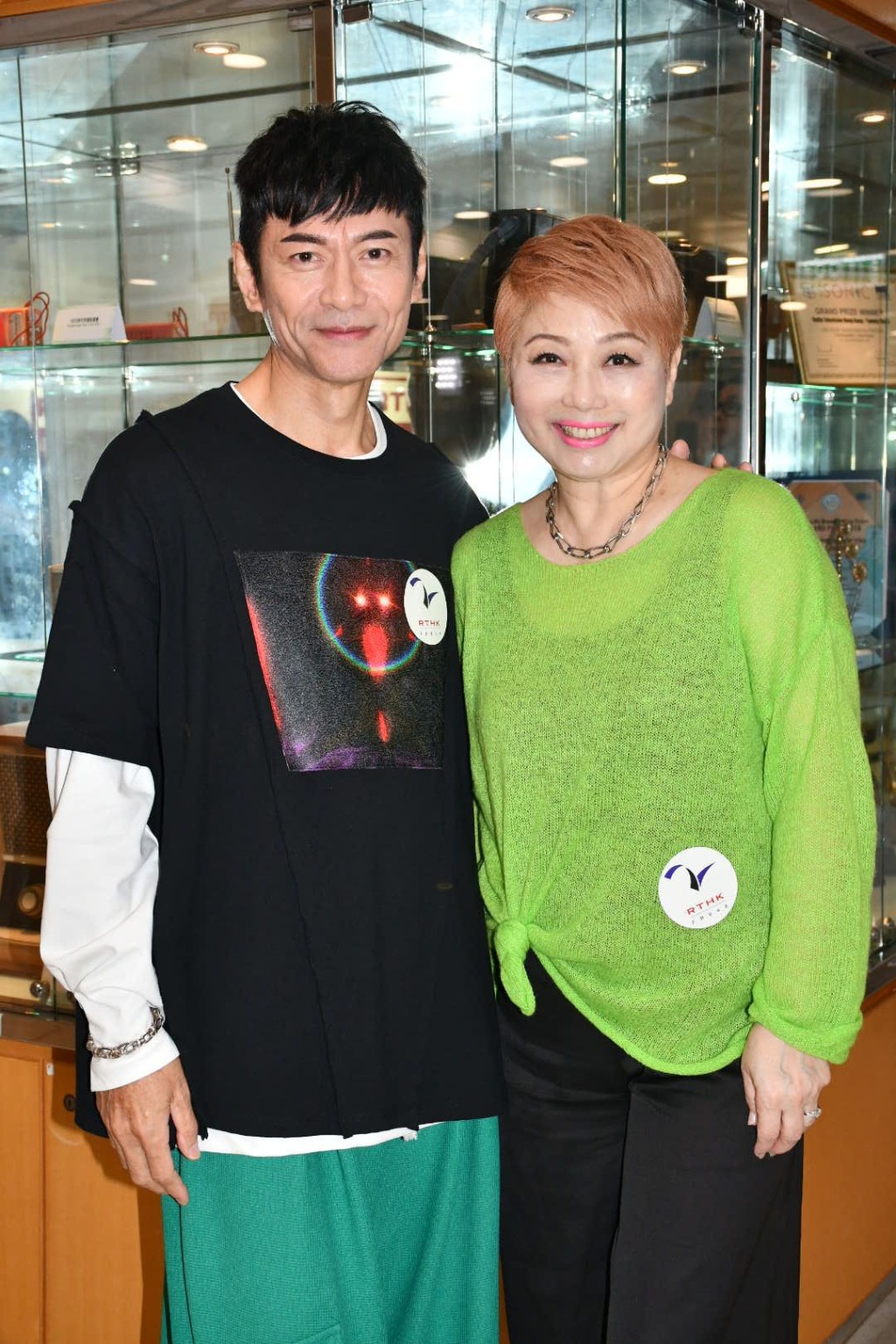 去年10月受訪，江華表示享受半退休生活，並謂沒有興趣再拍劇。