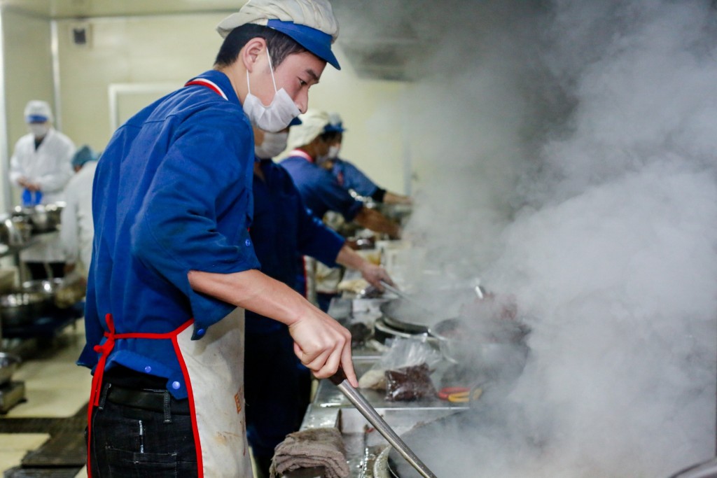 兔头生产线。网上图片