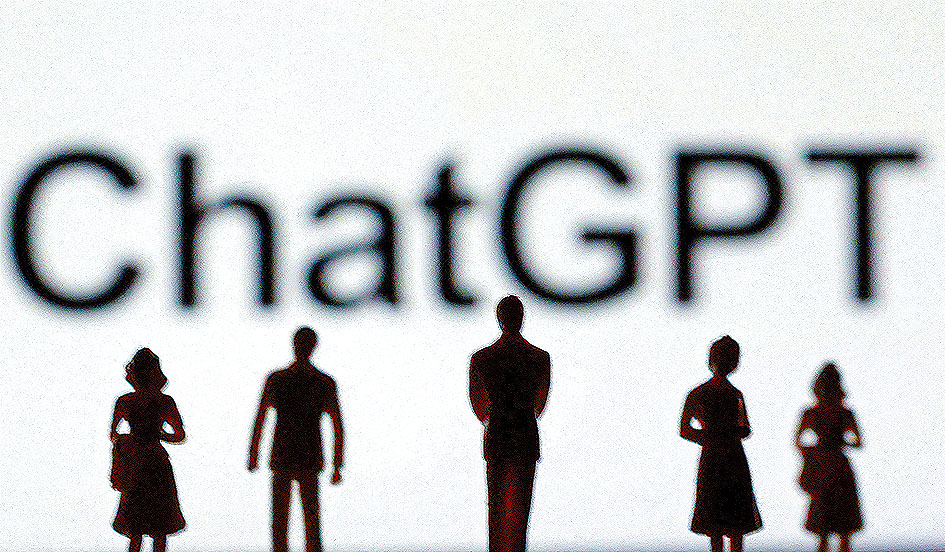 聊天機械人「ChatGPT」大行其道，市民使用時慎防私隱外洩。